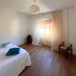 Jade Apartment *