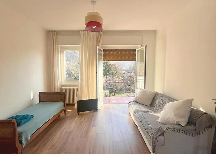 Jade 瓦尔博若纳